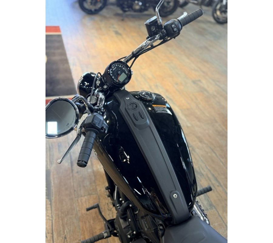2025 Indian Scout Sixty Classic Black Metallic