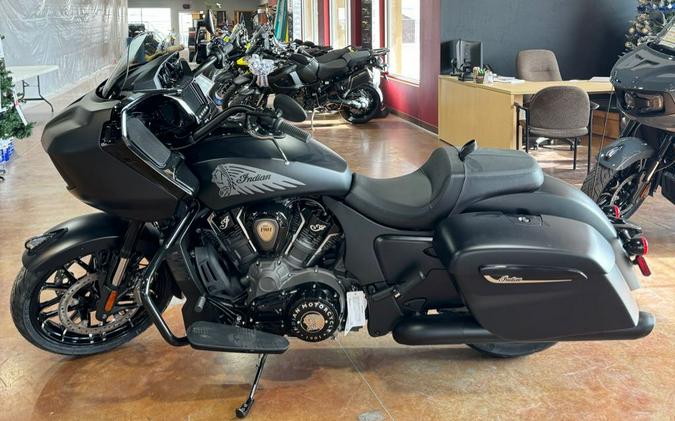 2024 Indian Motorcycle CHALLENGER DARK HORSE