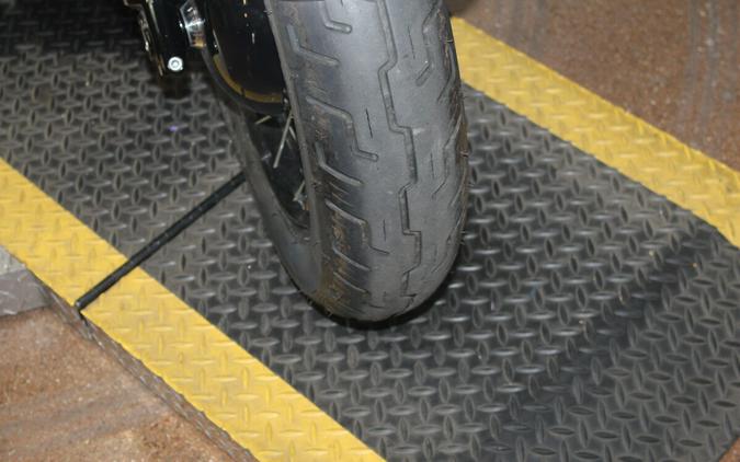 Harley-Davidson® Heritage Classic 2025 Vivid Black w/Laced Wheels