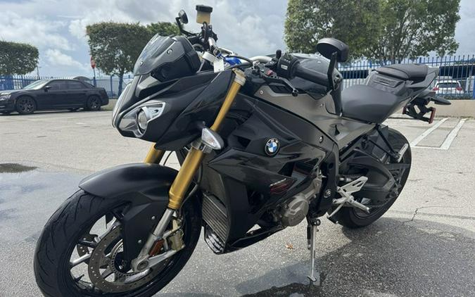 2016 BMW S 1000 R Black Storm Metallic