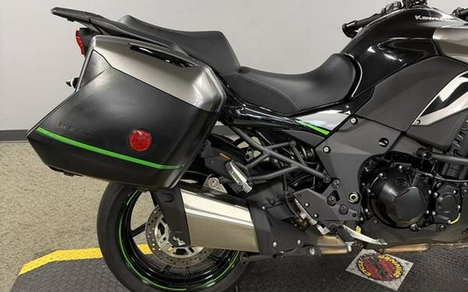 2025 Kawasaki Versys® 1100 SE LT ABS