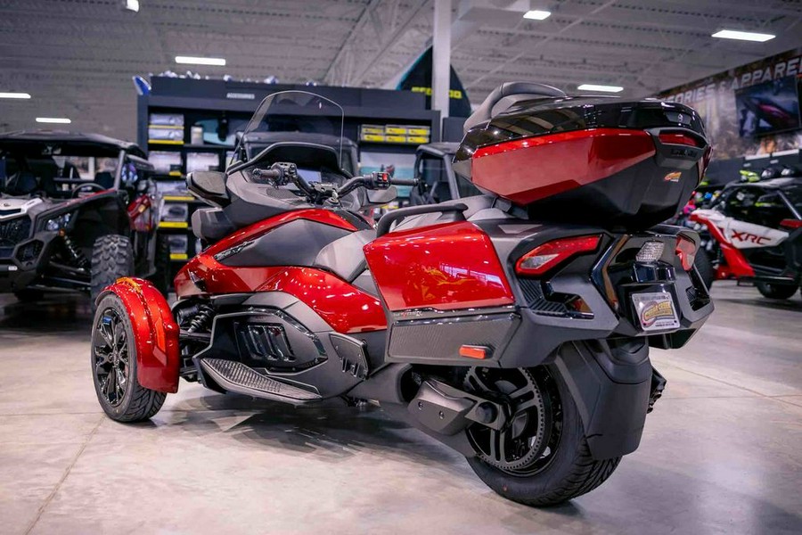 2024 Can-Am® Spyder RT Limited Dark Wheels