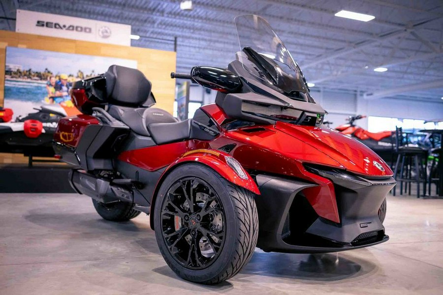 2024 Can-Am® Spyder RT Limited Dark Wheels