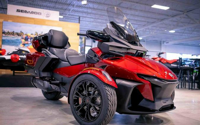 2024 Can-Am® Spyder RT Limited Dark Wheels