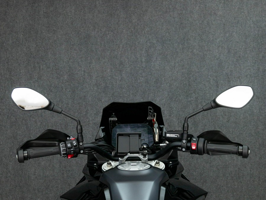 2025 BMW F900XR W/ABS