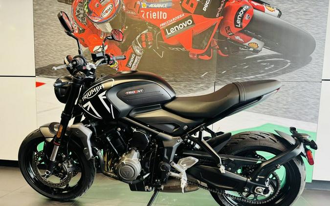2023 Triumph Trident 660 Matte Jet Black Matte Silver Ice