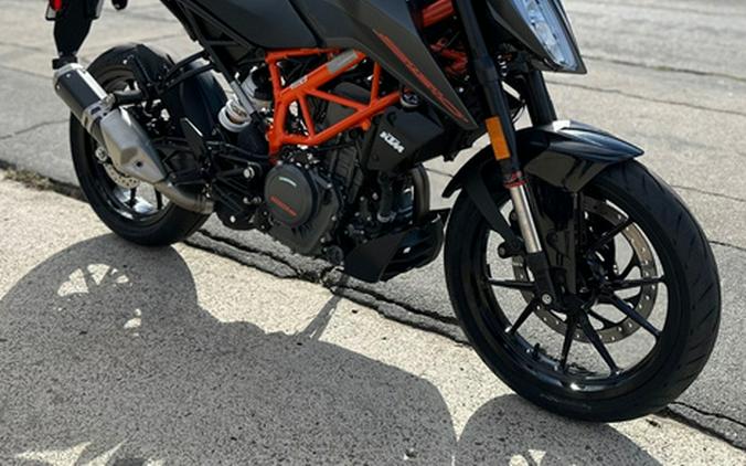2023 KTM Duke 390