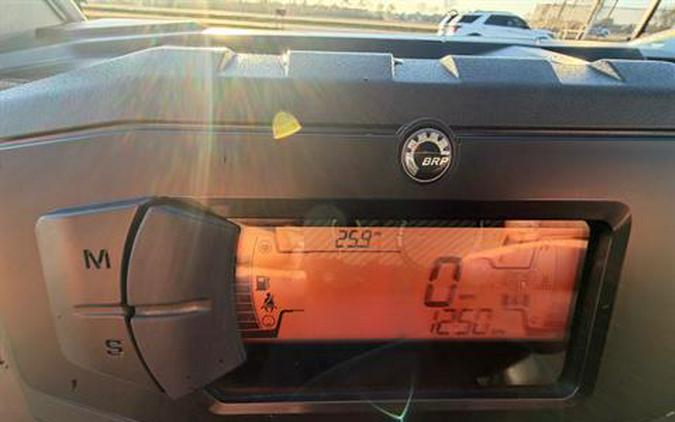 2025 Can-Am Defender MAX DPS HD10