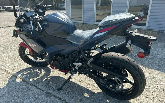 2026 Kawasaki Ninja® 500 SE ABS