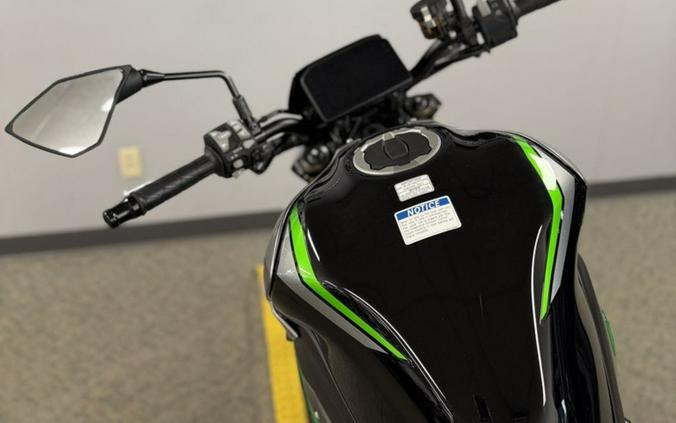 2025 Kawasaki Z900 SE ABS
