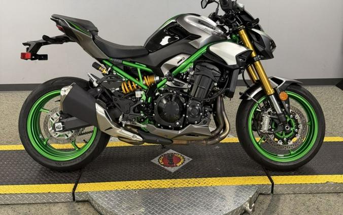 2025 Kawasaki Z900 SE ABS