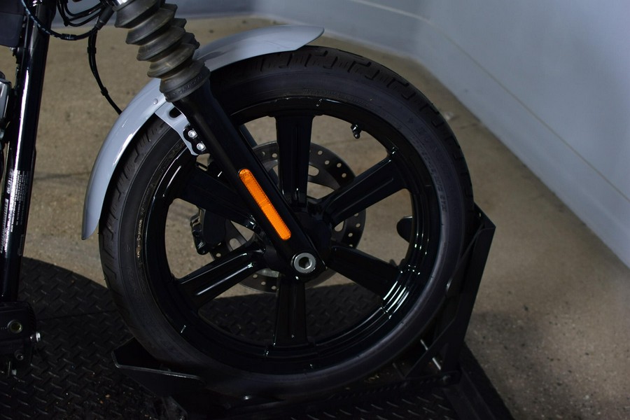 2026 Harley-Davidson Street Bob Dark Billiard Gray Chrome Cast Wheels