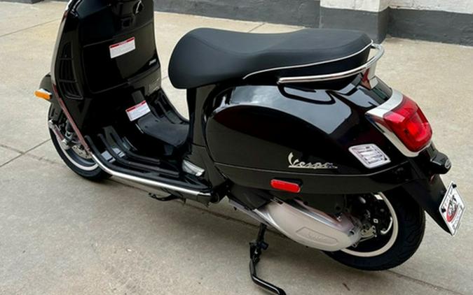 2025 Vespa GTS Super 300