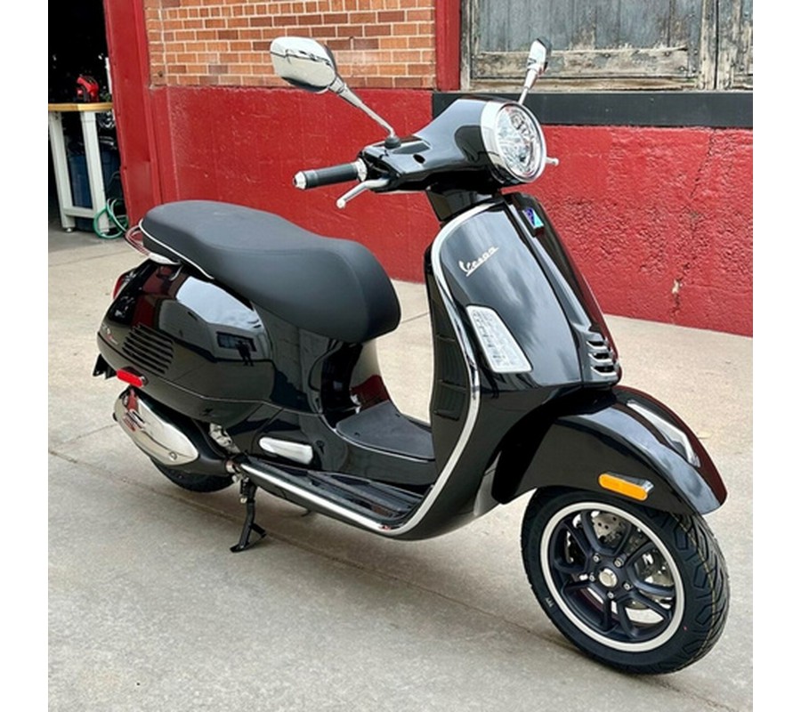 2025 Vespa GTS Super 300