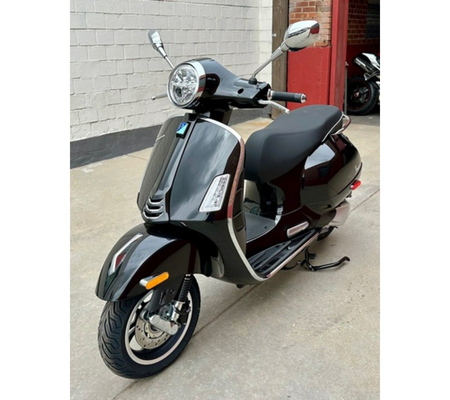 2025 Vespa GTS Super 300
