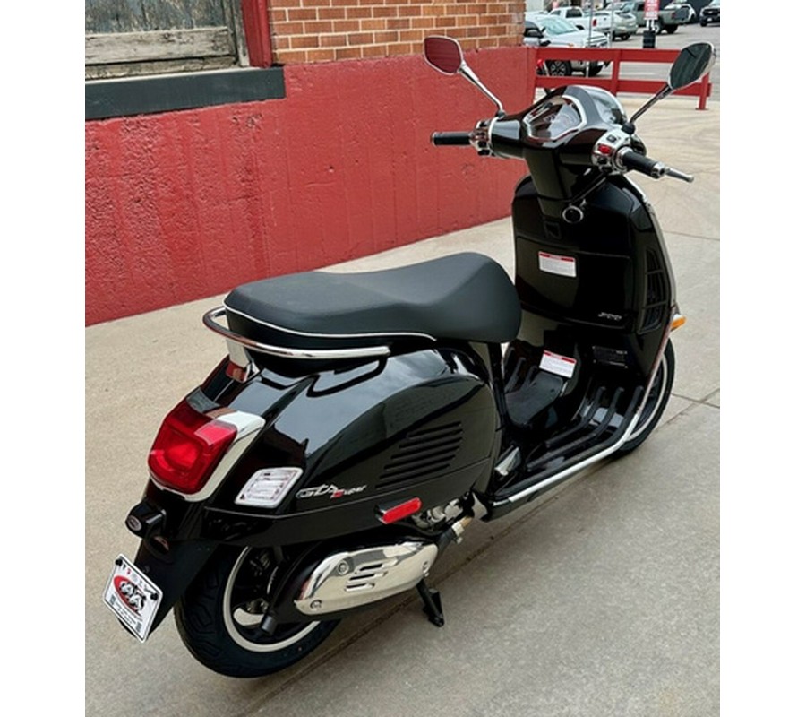 2025 Vespa GTS Super 300
