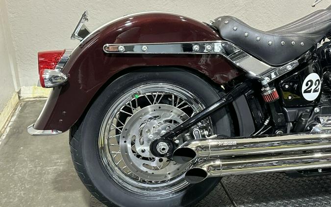 Harley-Davidson® Heritage Classic 107 2021 FLHC 020448T MIDNT CRIM/ STONE WASH WH P