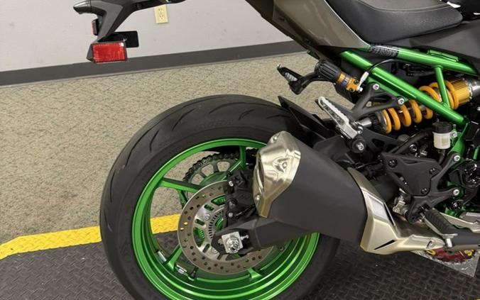 2025 Kawasaki Z900 SE ABS