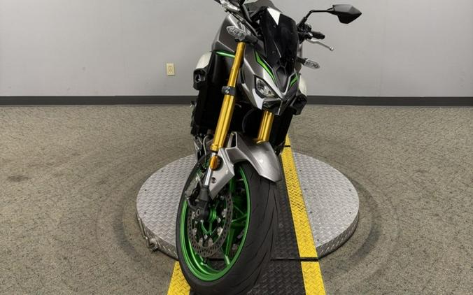 2025 Kawasaki Z900 SE ABS