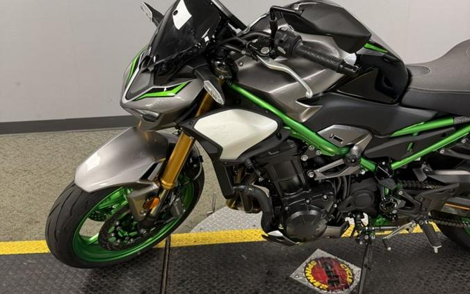 2025 Kawasaki Z900 SE ABS