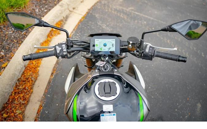 2025 Kawasaki Z900 SE ABS