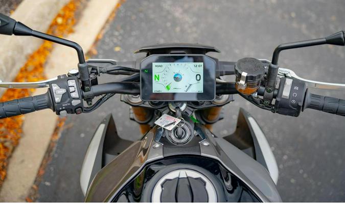 2025 Kawasaki Z900 SE ABS