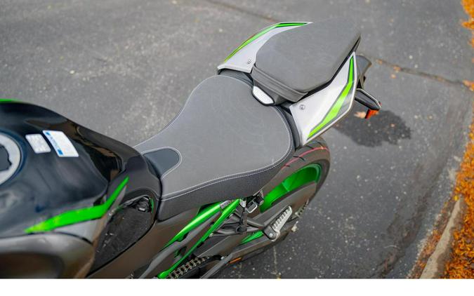 2025 Kawasaki Z900 SE ABS
