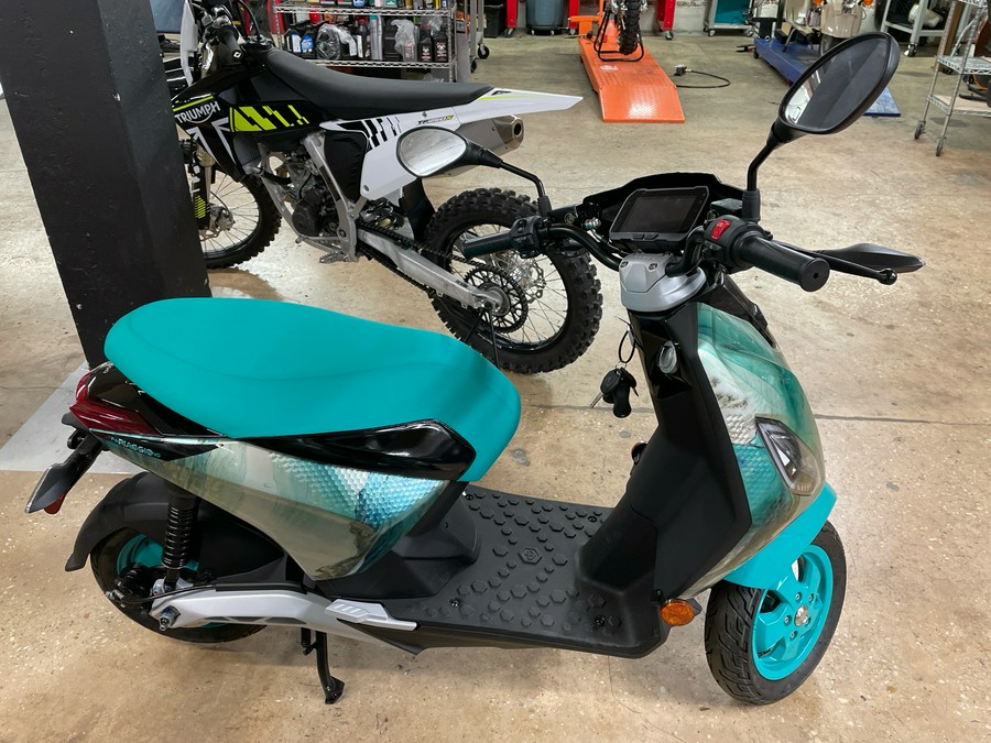 2022 Piaggio Piaggio 1 FCW Active
