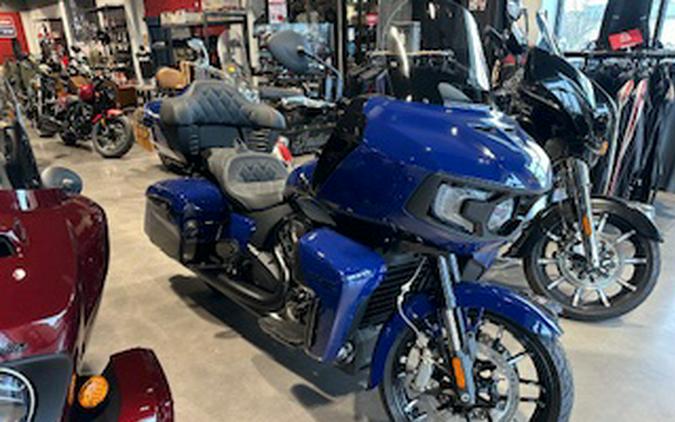 2024 Indian PURSUIT DARK HORSE