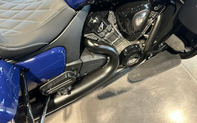 2024 Indian PURSUIT DARK HORSE