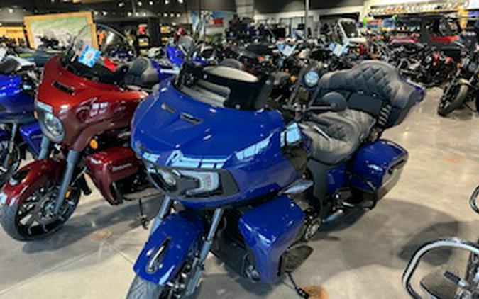 2024 Indian PURSUIT DARK HORSE