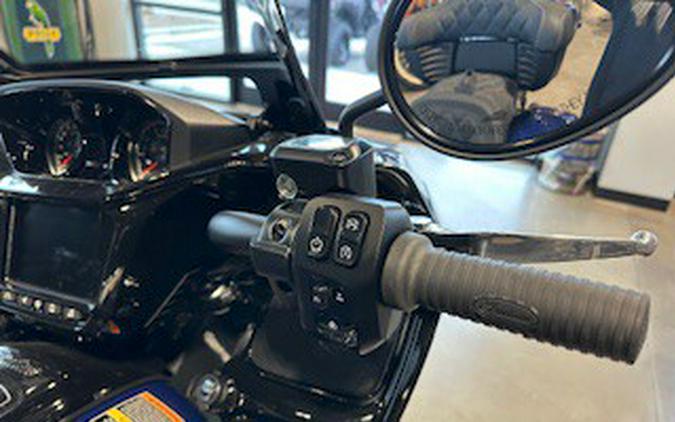 2024 PURSUIT DARK HORSE - Indian Motorcycle