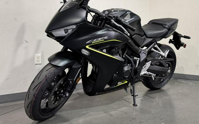 2026 Honda® CBR650R E-Clutch