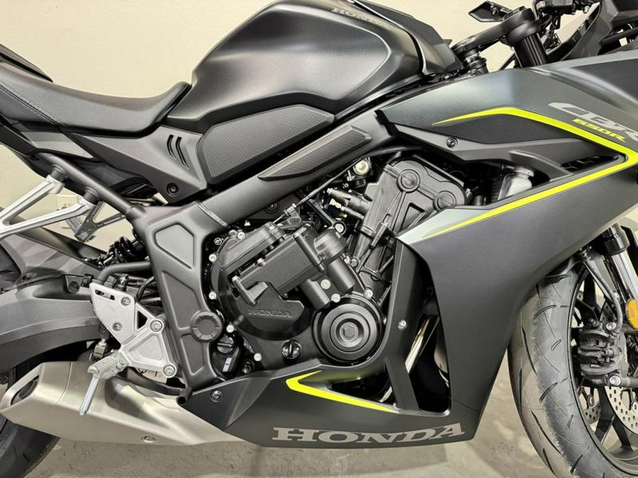 2026 Honda® CBR650R E-Clutch