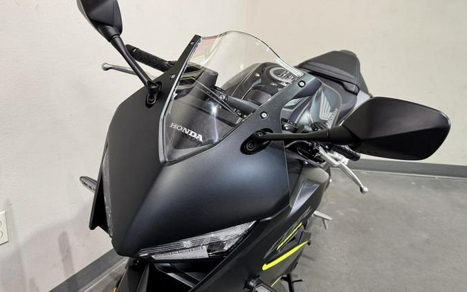 2026 Honda® CBR650R E-Clutch