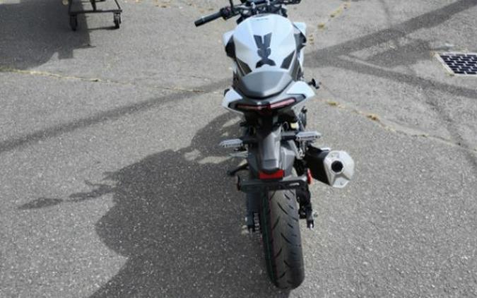 2026 Kawasaki Z500 SE ABS