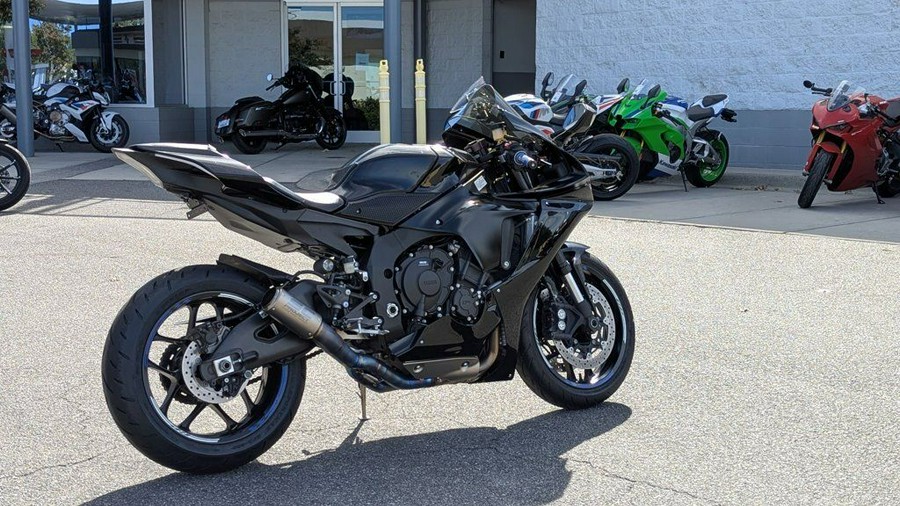 2022 Yamaha YZF-R1