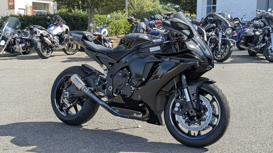 2022 Yamaha YZF-R1