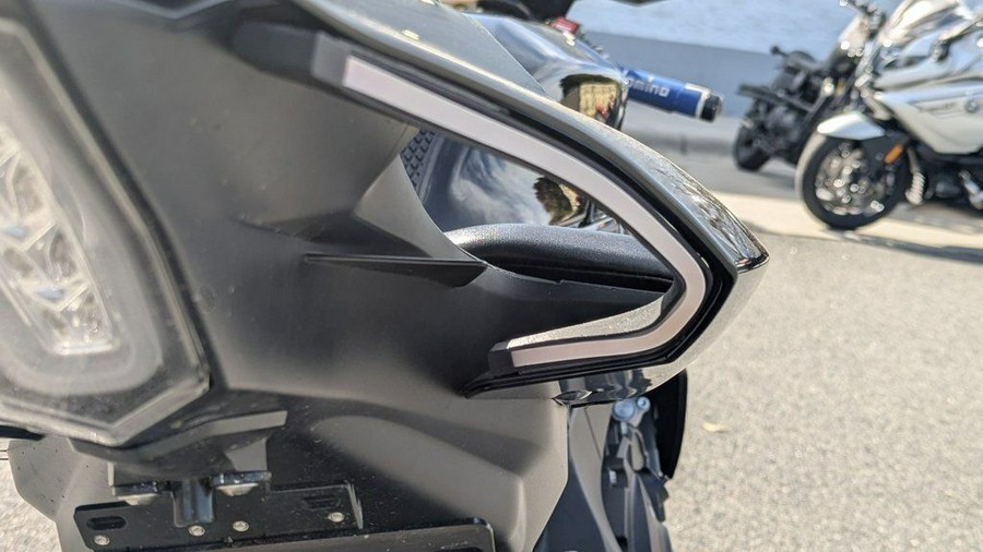 2022 Yamaha YZF-R1