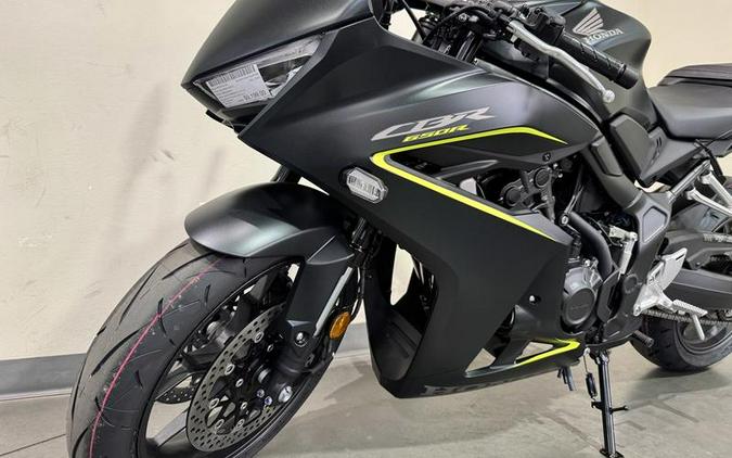 2026 Honda® CBR650R E-Clutch