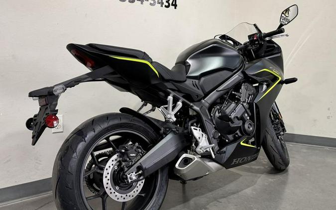 2026 Honda® CBR650R E-Clutch