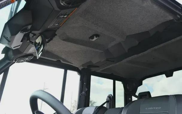 2026 CAN-AM DEFENDER MAX LIMITED CAB HD11