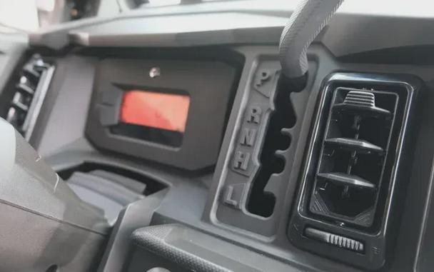 2026 CAN-AM DEFENDER MAX LIMITED CAB HD11