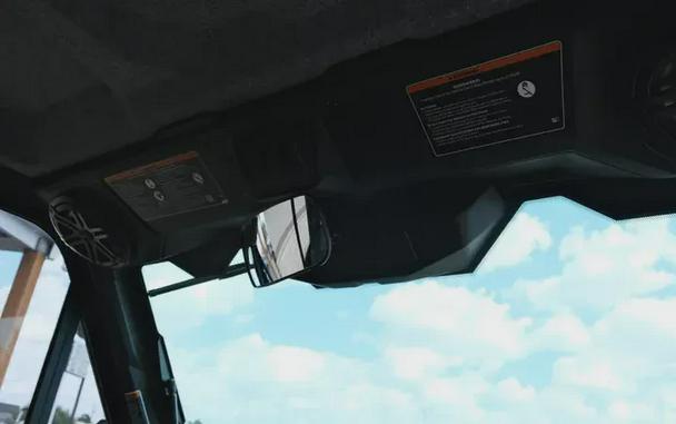 2026 CAN-AM DEFENDER MAX LIMITED CAB HD11