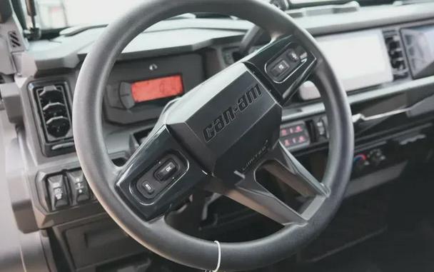 2026 CAN-AM DEFENDER MAX LIMITED CAB HD11