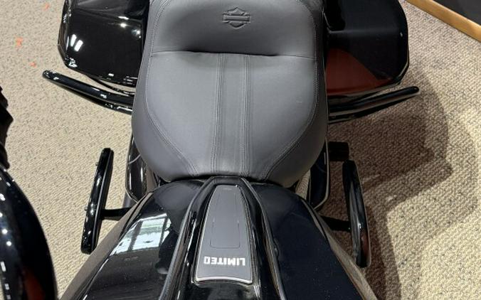 2026 Harley-Davidson® Street Glide Limited Black