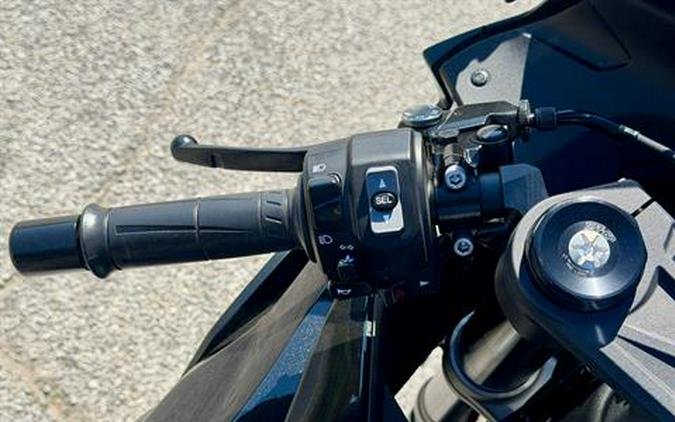2027 Kawasaki NINJA® ZX™-6R ABS