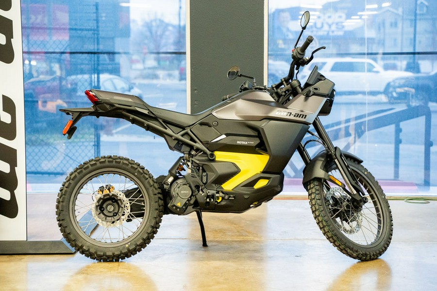 2025 Can-Am® Origin Carbon Black