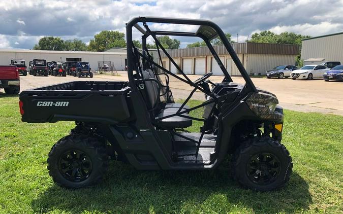 2025 Can-Am DEFENDER DPS HD7