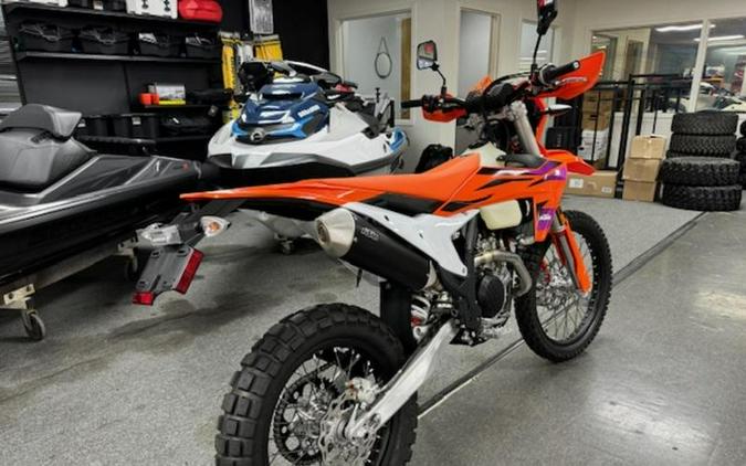 2024 KTM 500 EXC-F Six Days First Look [Fast Facts]